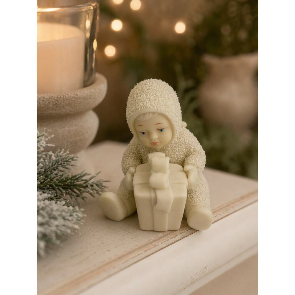 Snowbabies Dept 56 Can I Open It Now? 6838-1 Winter Tales Christmas Figurine